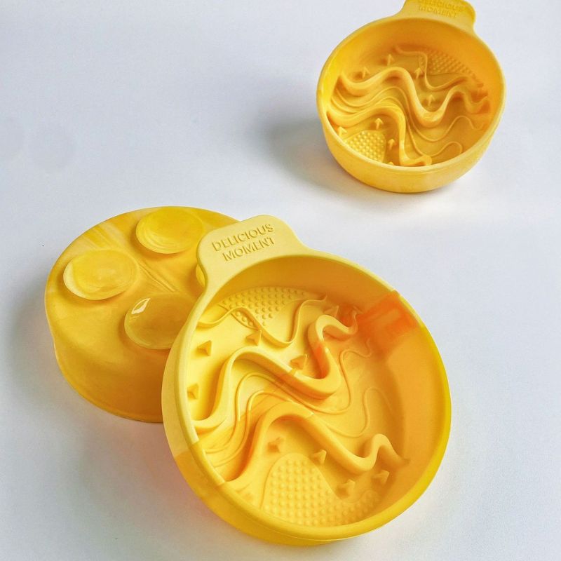 Silicone Slow Feeder & Lick Mat for Cats and Small Dogs – Freezable Feeding Plate