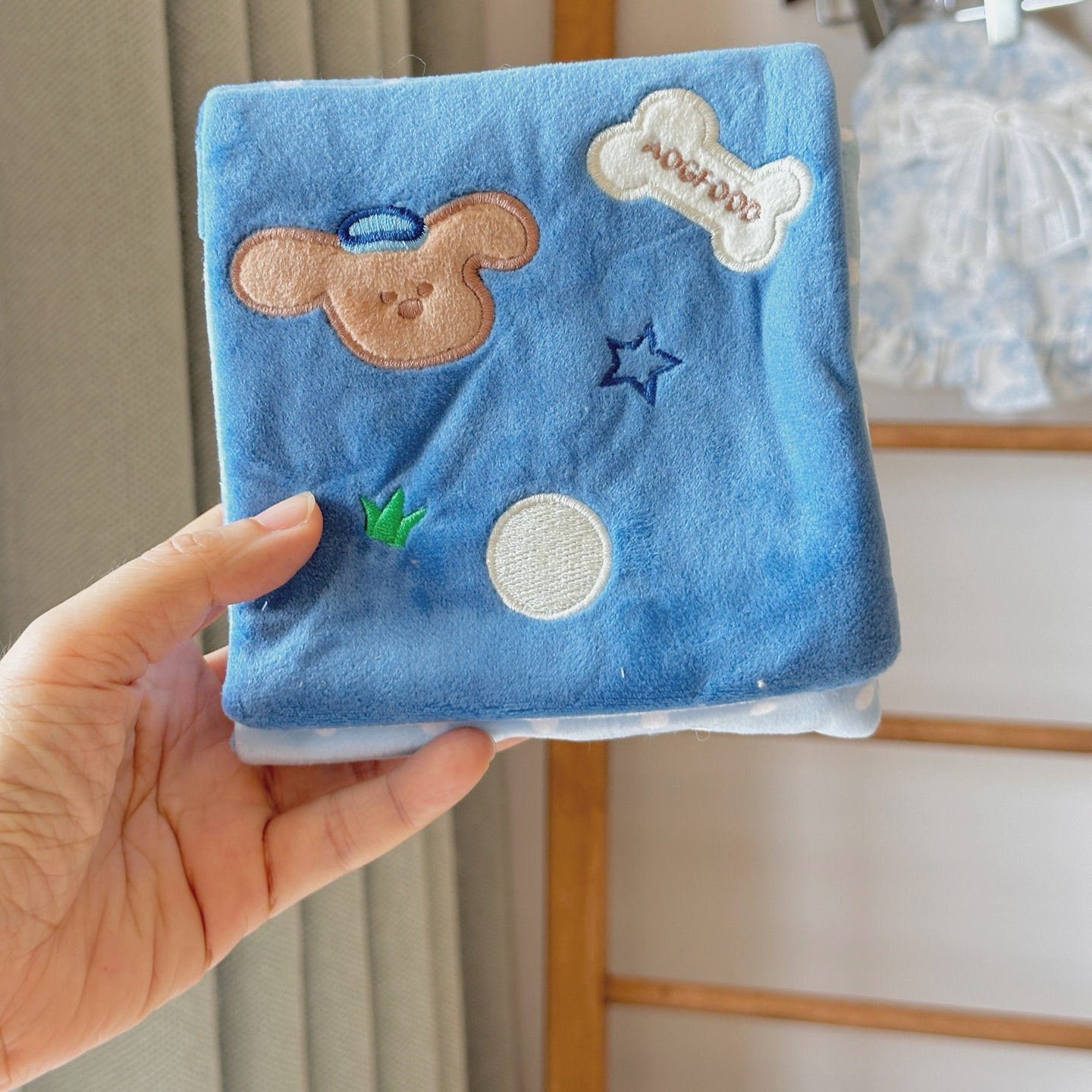 Dog Snuffle Book Toy – Interactive Treat Puzzle with Crinkle & Chew Features