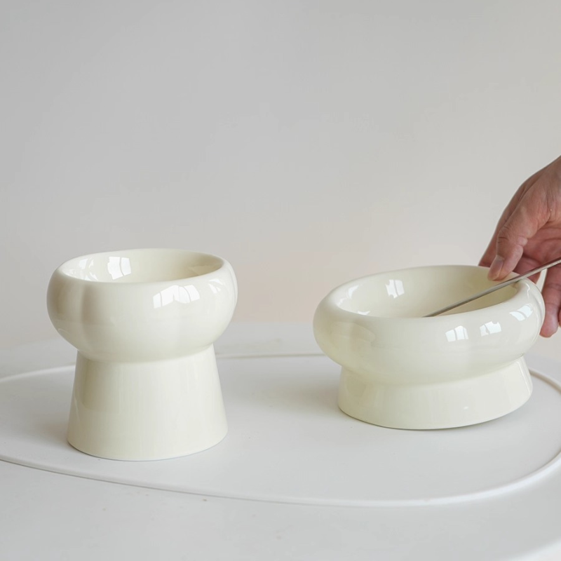 Elevated Ceramic Cat Bowl – Pure White Minimalist Feeding Bowl for Cats