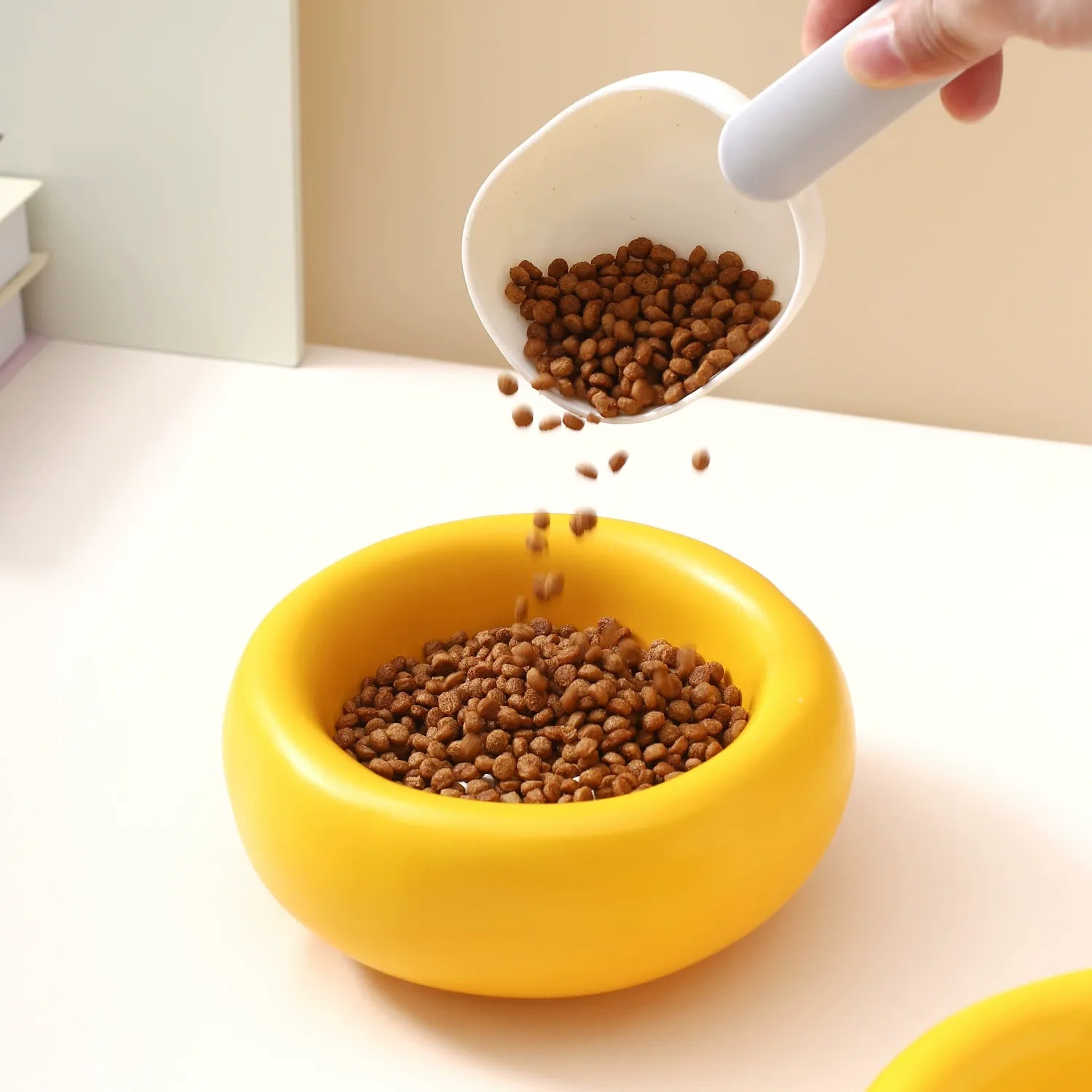 Ceramic Pet Dish 250ml – Cute Orange-Shaped Bowl for Cats & Small Dogs (Wet & Dry Food)