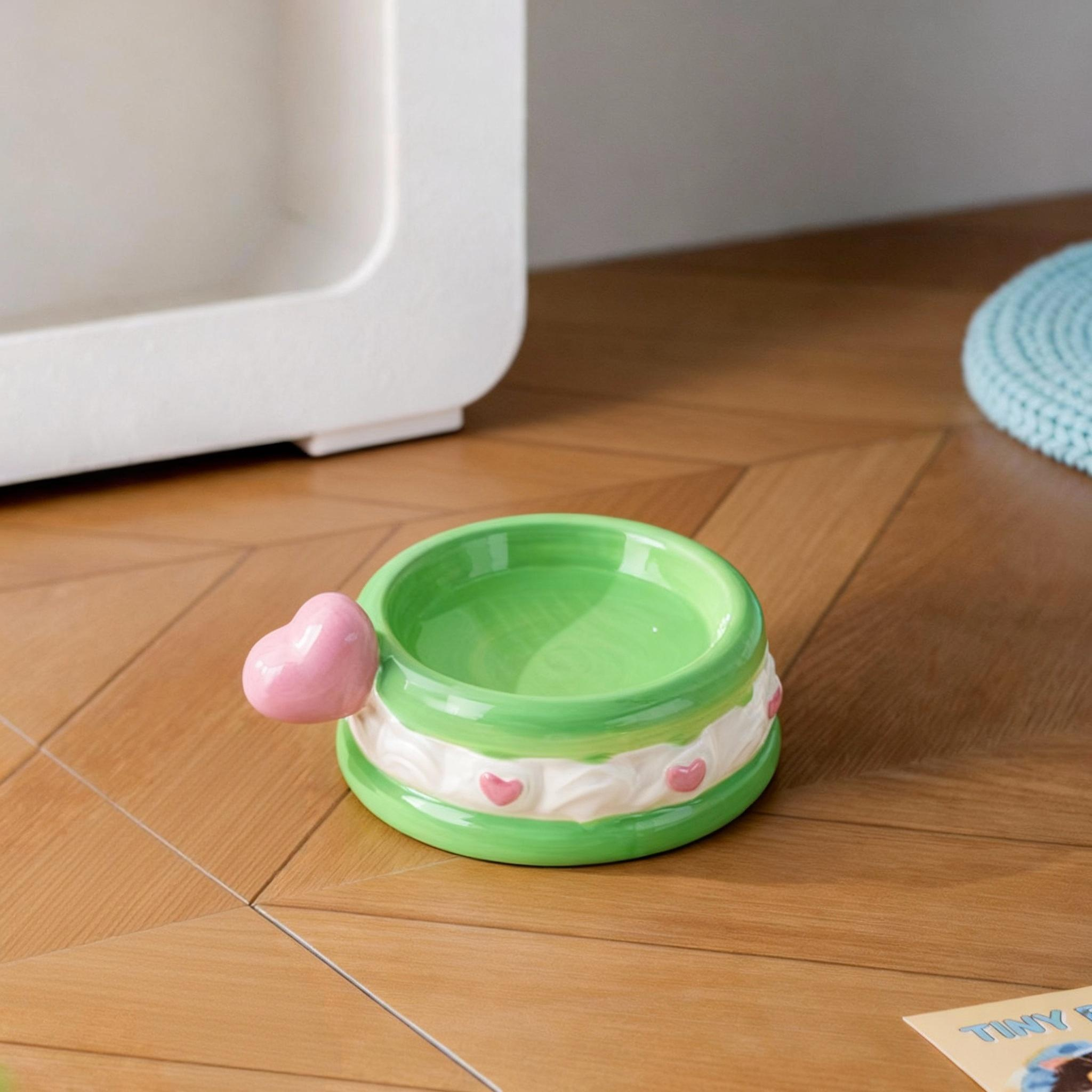 5.5 Inch Elevated Ceramic Pet Bowl with Heart Handle – Wide Mouth Bowl for Dogs & Cats