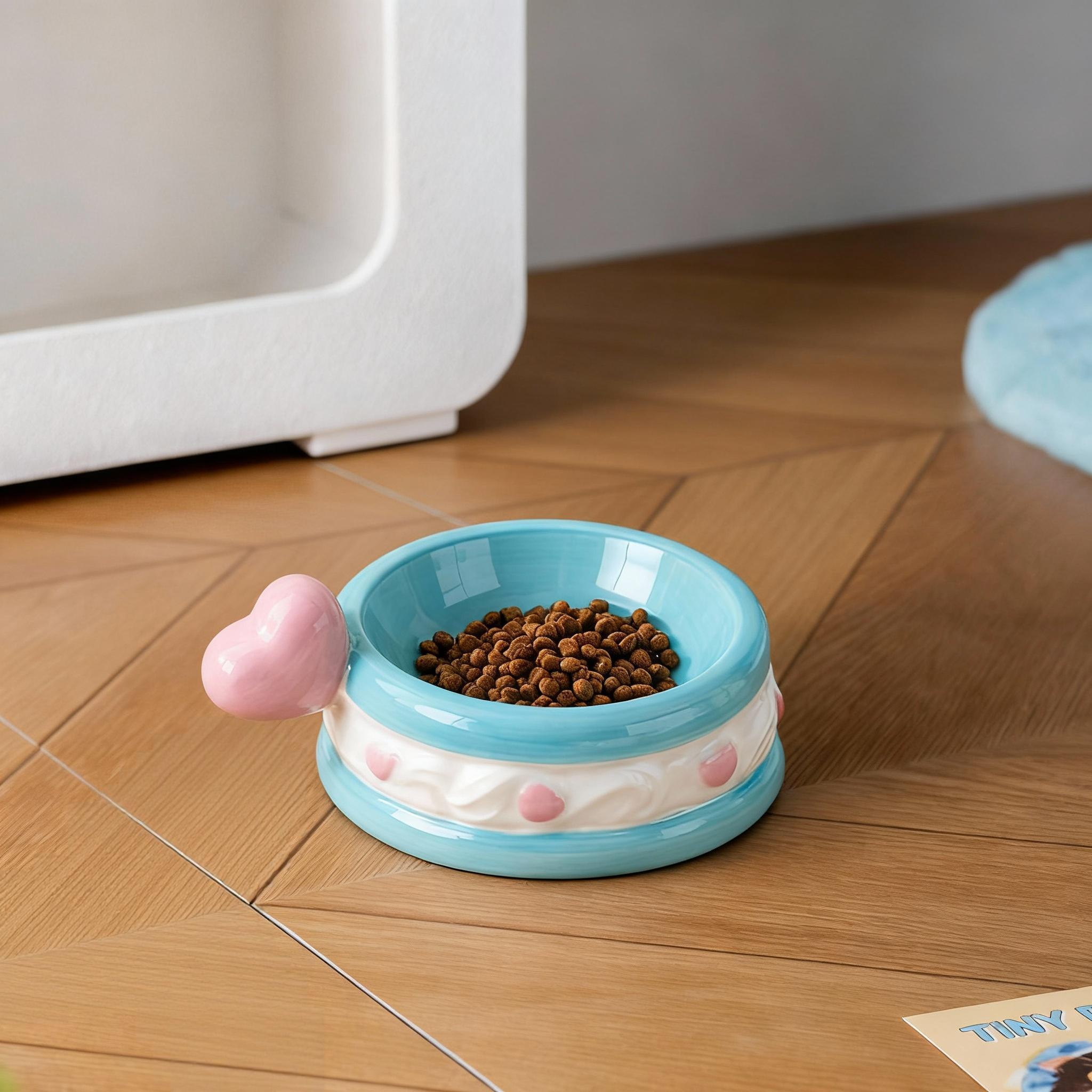 5.5 Inch Elevated Ceramic Pet Bowl with Heart Handle – Wide Mouth Bowl for Dogs & Cats