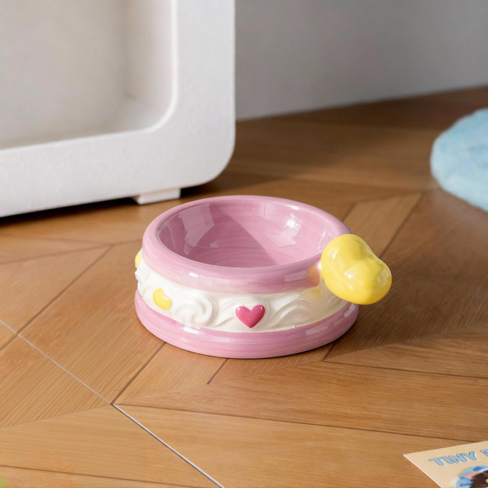 5.5 Inch Elevated Ceramic Pet Bowl with Heart Handle – Wide Mouth Bowl for Dogs & Cats